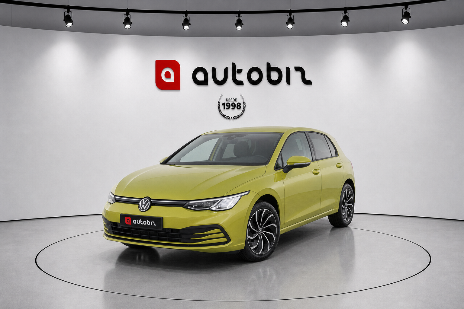 Volkswagen Golf VIII 1.0 TSi Life usado à venda em Viseu